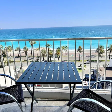 아파트 Spacious 2p Terrace With Sea View