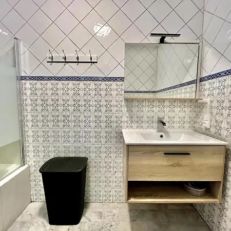 Spacious 2p Terrace With Sea View