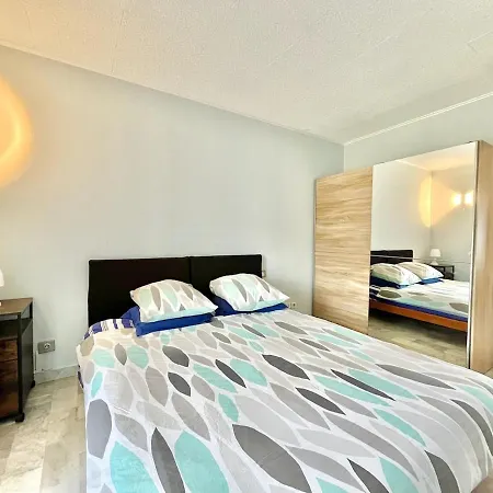 Spacious 2p Terrace With Sea View