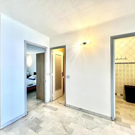 Spacious 2p Terrace With Sea View Lejlighed